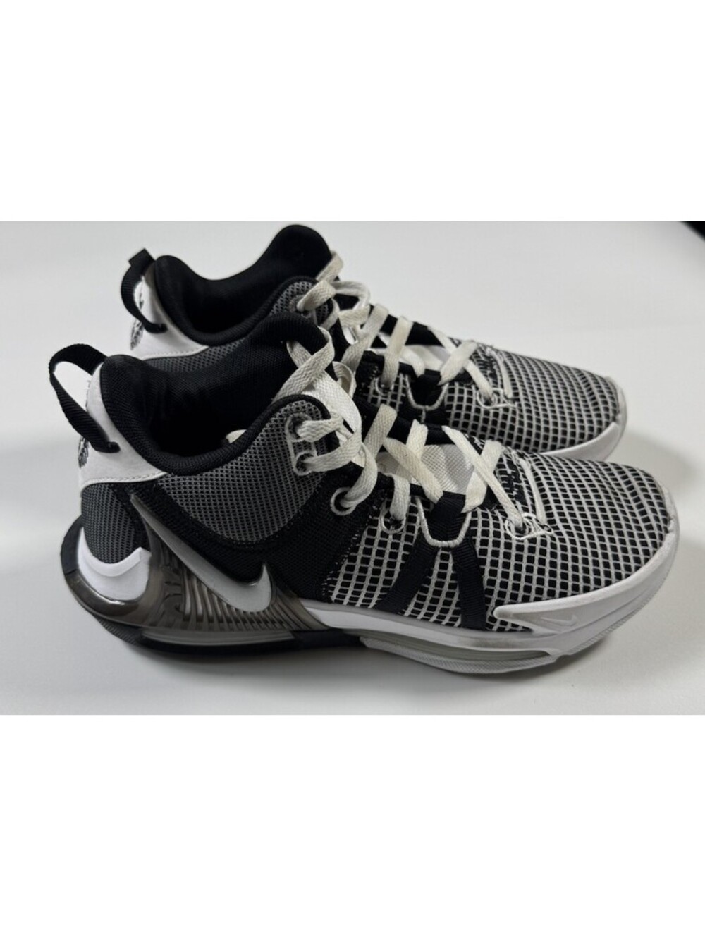 Nike LeBron Witness 7 VII Basketball Shoes White Black DM1123-100 Men’s 7